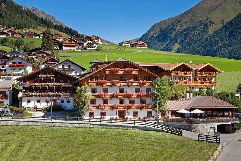 Hotel Hofmann Santa Maddalena in Casies Eksteriør billede